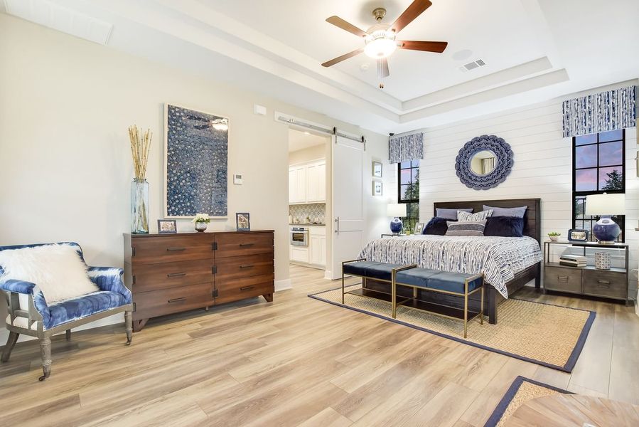 Representative furnished interior of a home built from the Casita by Giddens Homes in Whispering Wind, Bertram (Image 17).