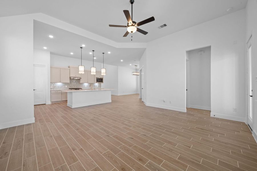 Spacious, unfurnished interior of a new home in Jubilee, Hockley (Image 19).