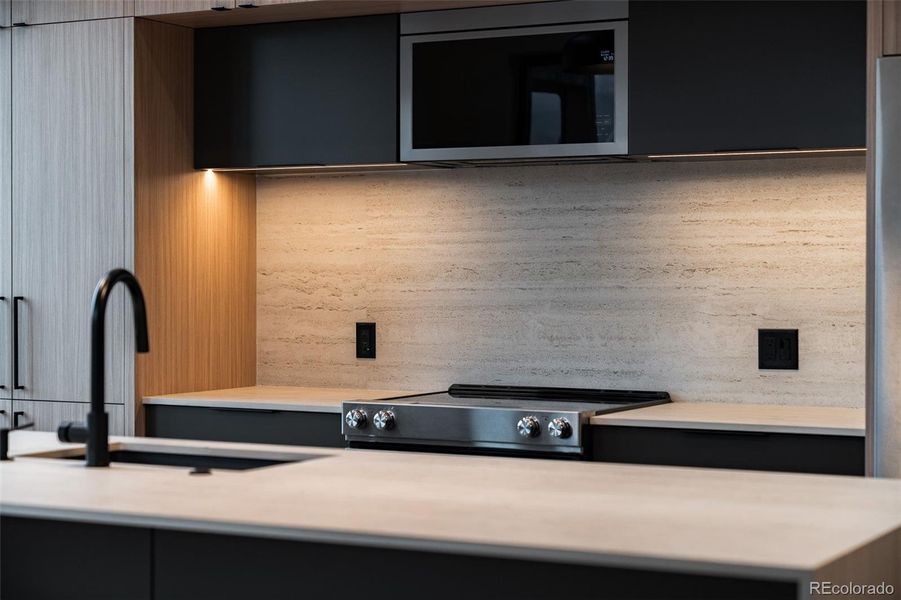 Close-up of interior finishes inside a home in , Buena Vista (Image 19).