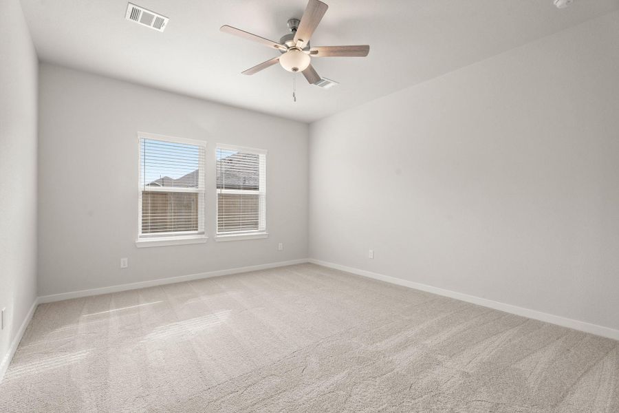 Spacious, unfurnished interior of a new home in Trails at Woodhaven, La Marque (Image 20).