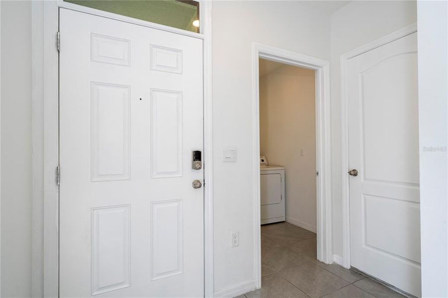 Spacious, unfurnished interior of a new home in Astonia, Davenport (Image 37).