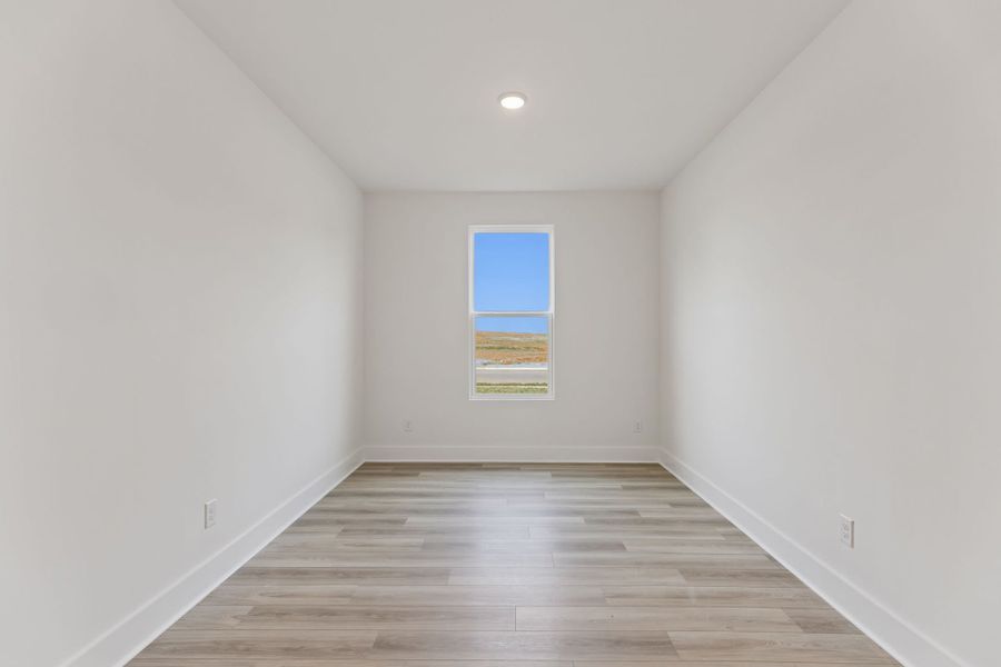 Spacious, unfurnished interior of a new home in Glenview Farms, Murfreesboro (Image 46).