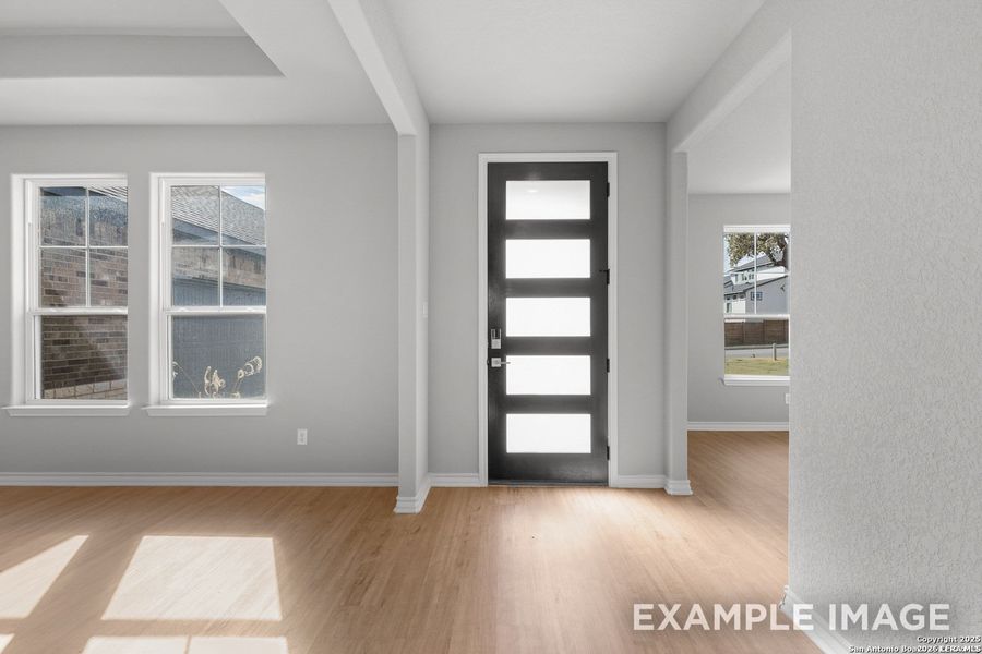 Spacious, unfurnished interior of a new home in Potranco Oaks, Castroville (Image 24).