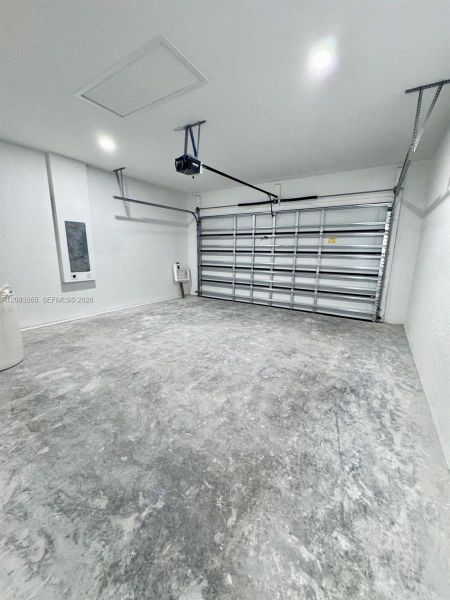 Spacious, unfurnished interior of a new home in , Lehigh Acres (Image 13). Spacious, unfurnished interior of a new home in , Lehigh Acres (Image 13).