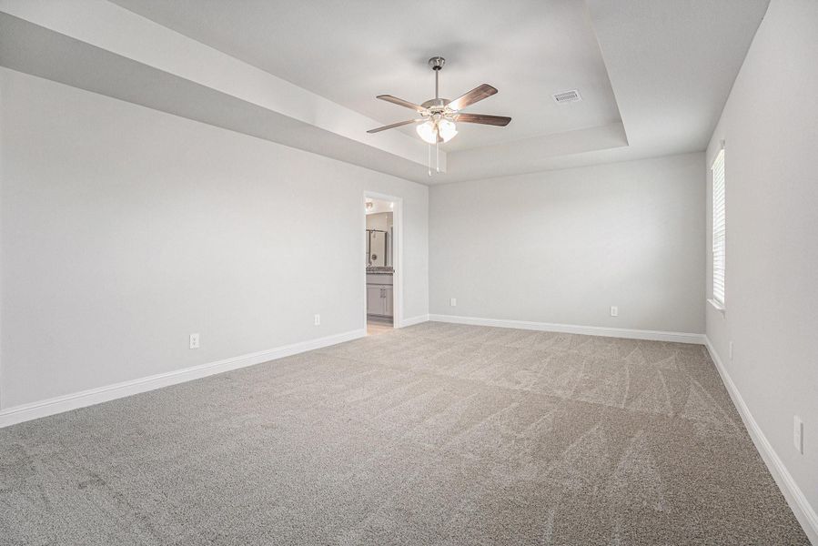 Spacious, unfurnished interior of a new home in Lago Mar, La Marque (Image 14). Spacious, unfurnished interior of a new home in Lago Mar, La Marque (Image 14).