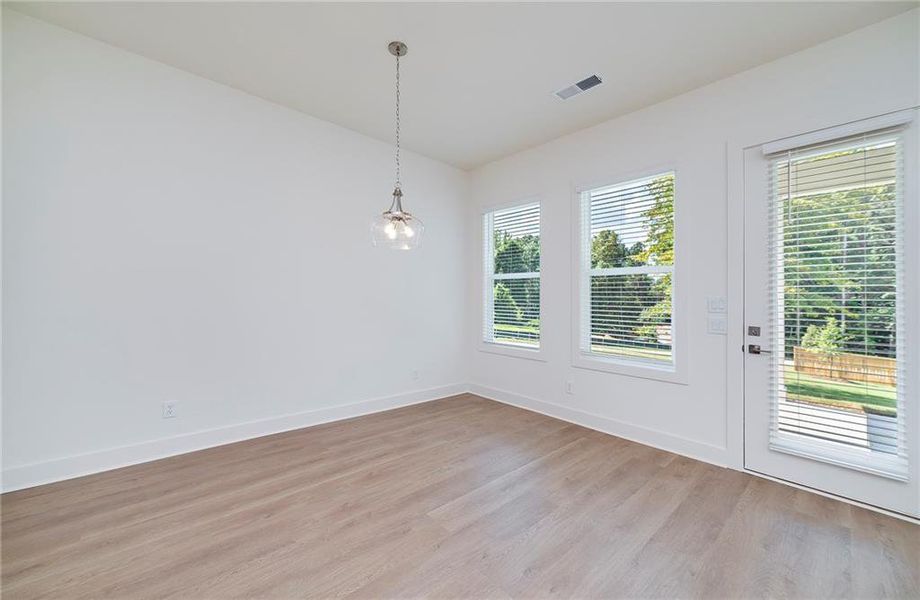 Spacious, unfurnished interior of a new home in , Gainesville (Image 17).