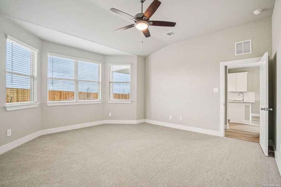 Spacious, unfurnished interior of a new home in Legendary Trails - Premier Series, Cibolo (Image 34).