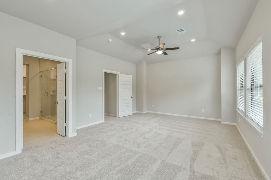 Spacious, unfurnished interior of a new home in Summer Place  35', Montgomery (Image 30).