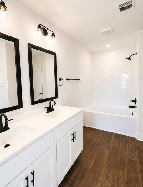 Furnished interior view inside a new home in River Ranch Trails, Dayton (Image 4).