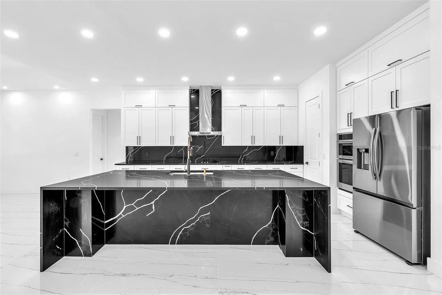 Furnished interior view inside a new home in , Thonotosassa (Image 12).