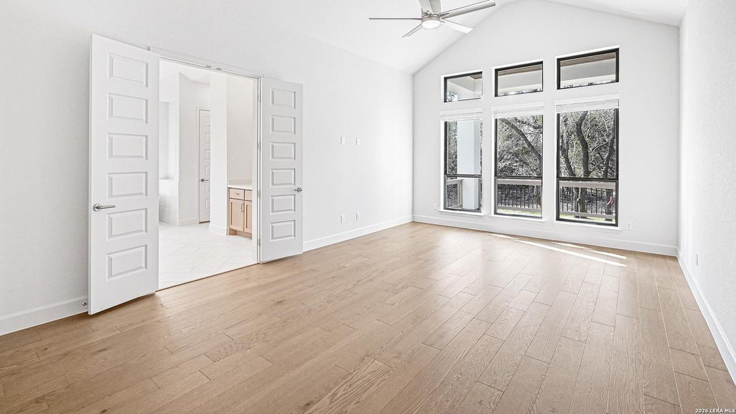 Spacious, unfurnished interior of a new home in Thornebrook, Bulverde (Image 19).