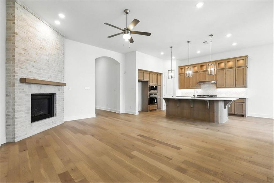 541LockhartStAMBRC006 541LockhartStAMBRC006