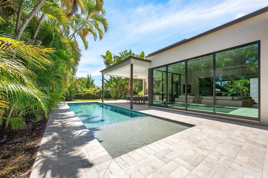 Exterior details and patio area of a home in , Fort Lauderdale (Image 33).