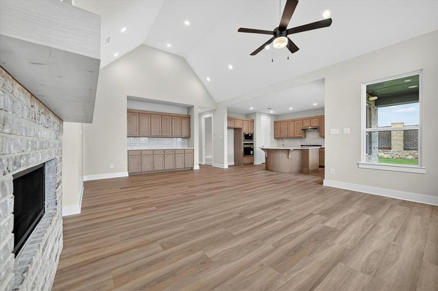 Spacious, unfurnished interior of a new home in Sonoma Verde, McLendon-Chisholm (Image 14).