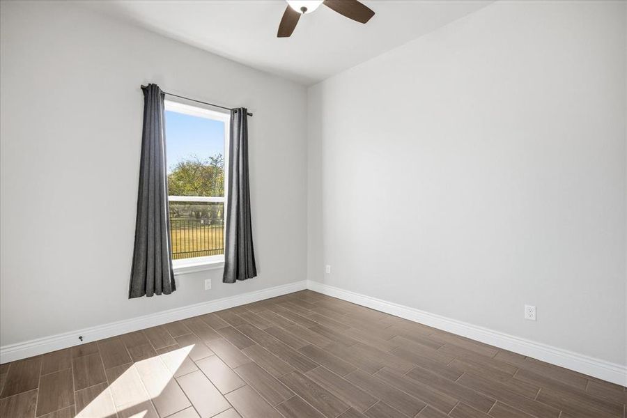 Spacious, unfurnished interior of a new home in , Granbury (Image 28).