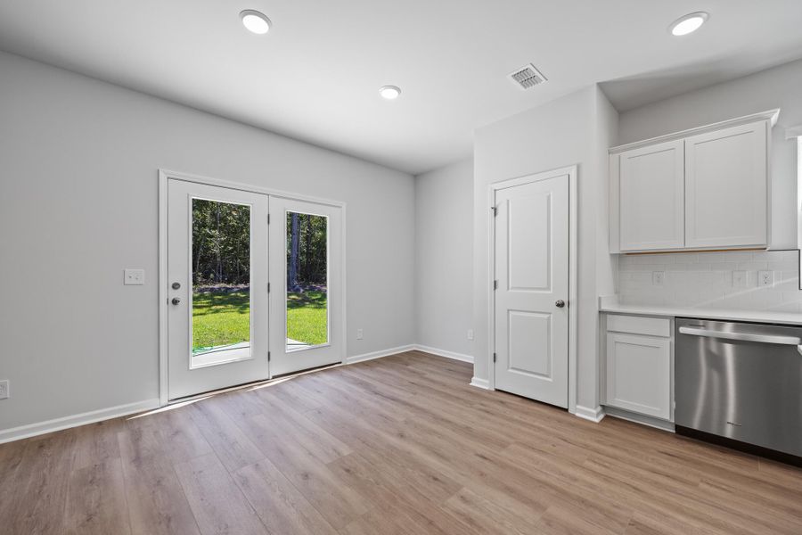 Spacious, unfurnished interior of a new home in Bradford Pointe, Summerville (Image 20).