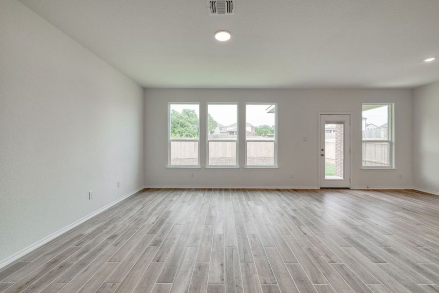 Spacious, unfurnished interior of a new home in River Bluff, Leander (Image 16). Spacious, unfurnished interior of a new home in River Bluff, Leander (Image 16).