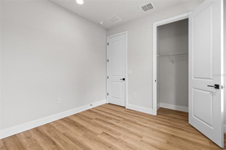 Spacious, unfurnished interior of a new home in , Debary (Image 15).
