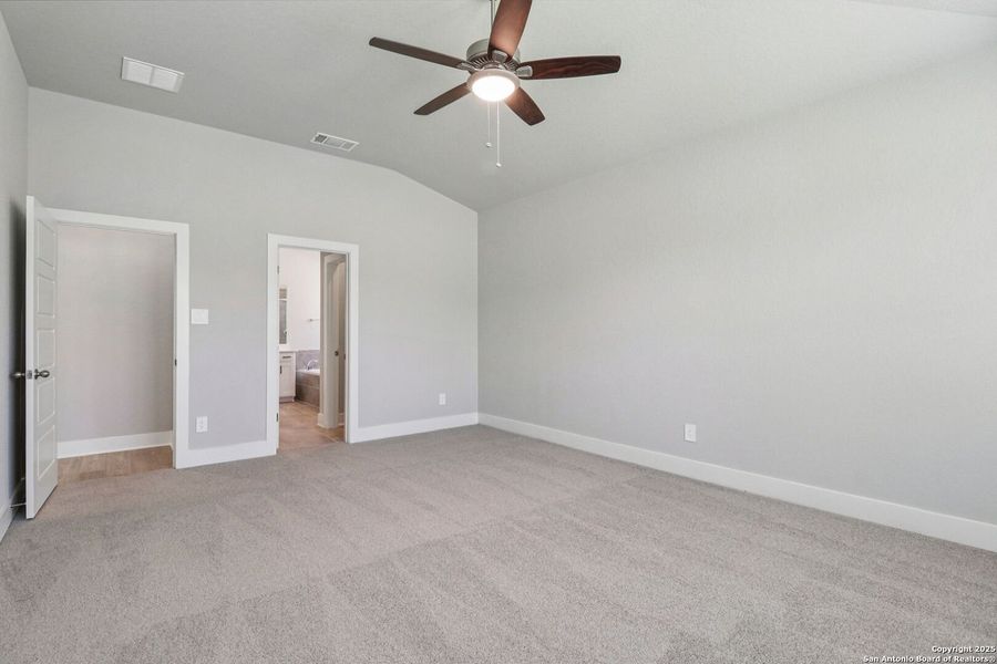 Spacious, unfurnished interior of a new home in Sagebrooke - Classic Series, San Antonio (Image 20).