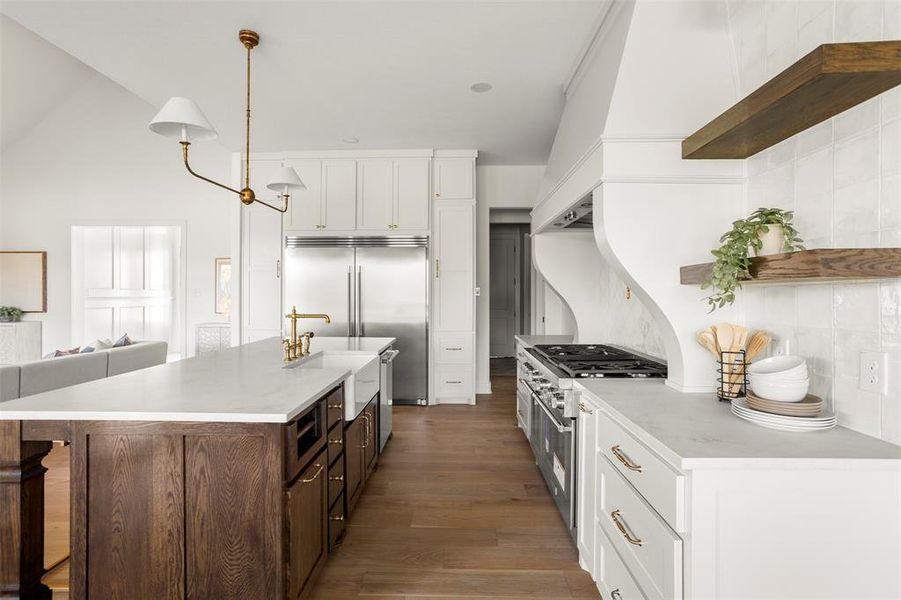 Furnished interior view inside a new home in , Waxahachie (Image 6).