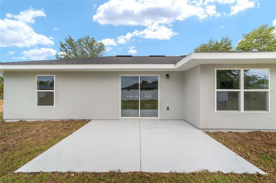 Exterior details and patio area of a home in , Ocala (Image 27).