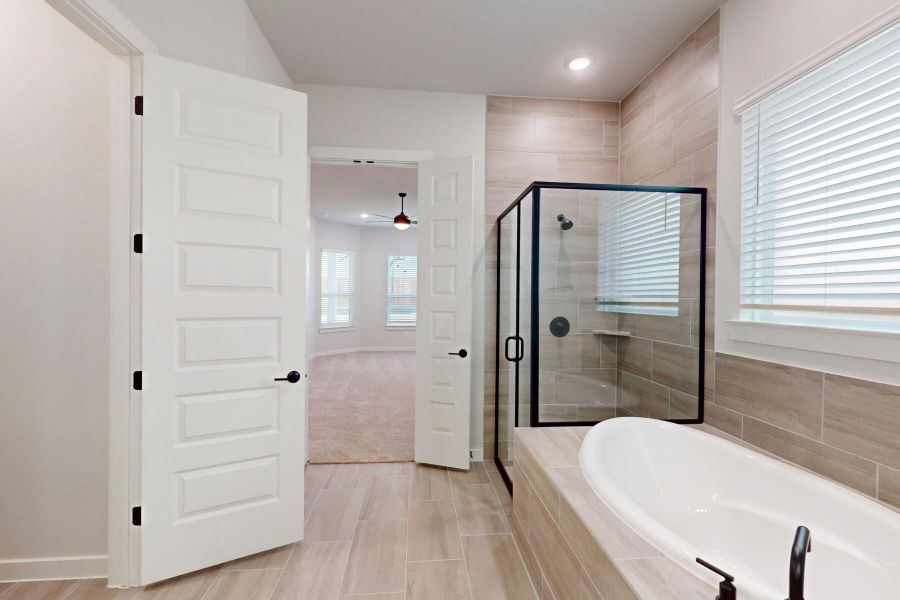 Furnished interior view inside a new home in Edgewood, Leander (Image 16).