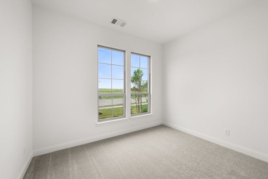 Spacious, unfurnished interior of a new home in Vista Point, Grandview (Image 14).
