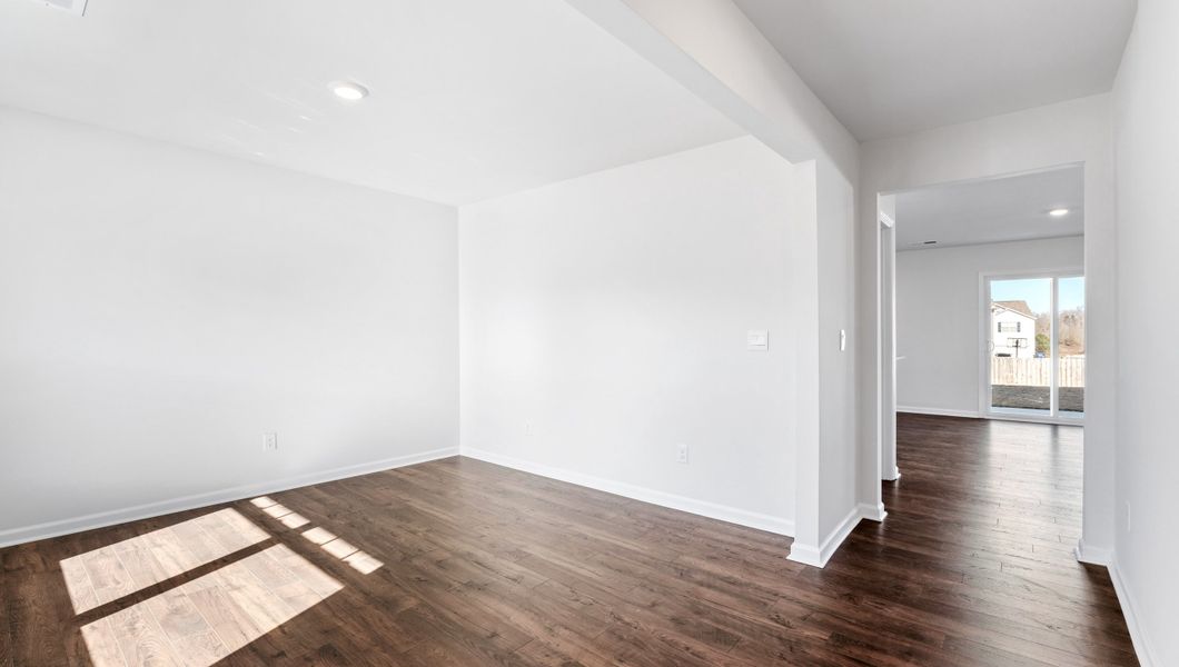 Representative unfurnished interior of a home built from the PENWELL by D.R. Horton in Cascade Point, Seneca (Image 16).
