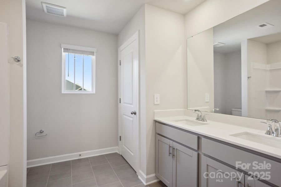 1 / 18Photo is not of the actual home, but is an inspirational photo of builder’s model home and may depict options, furnishings, and/or decorator features that are not included