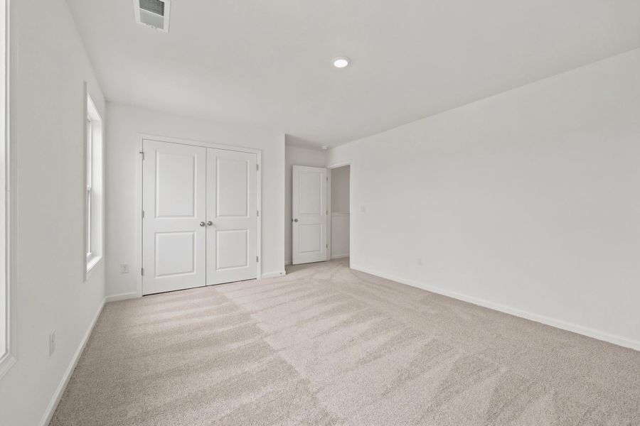Spacious, unfurnished interior of a new home in Edgefield, Loris (Image 39). Spacious, unfurnished interior of a new home in Edgefield, Loris (Image 39).