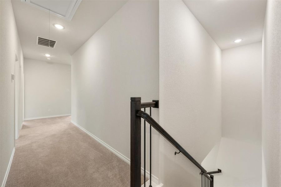 Representative images and renderings are for illustrative purposes. Actual structural options and design finishes of home may vary.