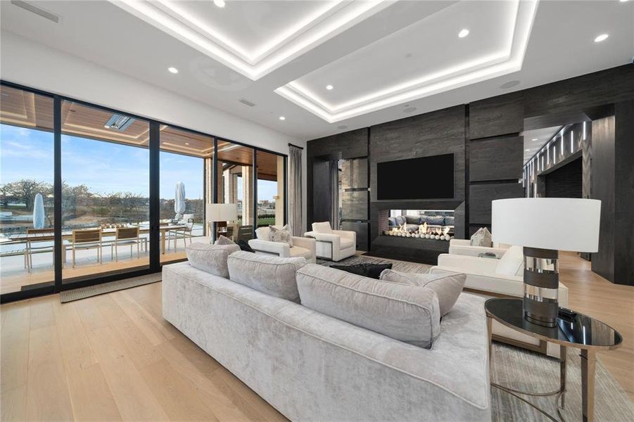 Community amenities in , Westlake (Image 14).