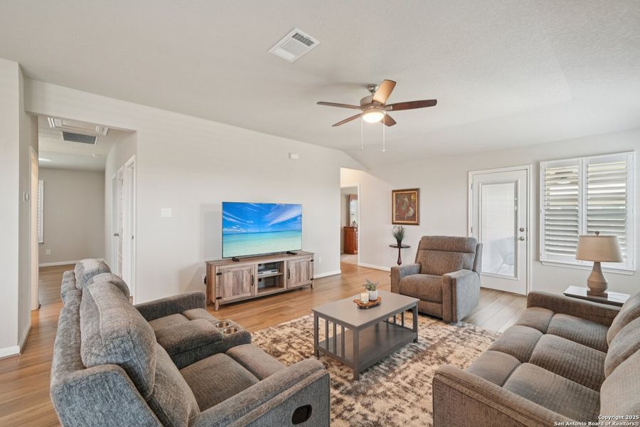 Furnished interior view inside a new home in Meyers Landing, New Braunfels (Image 26).