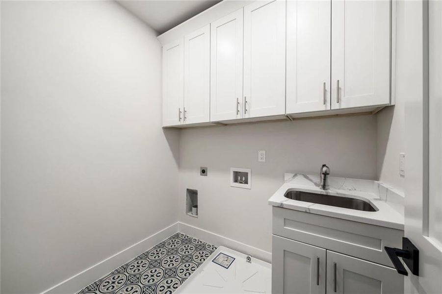 Furnished interior view inside a new home in , Atlanta (Image 19).