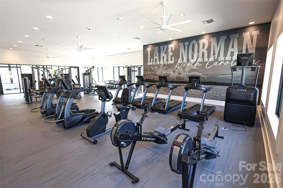 Community amenities in , Denver (Image 28).