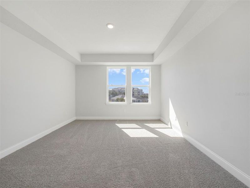 Spacious, unfurnished interior of a new home in , Orlando (Image 17).