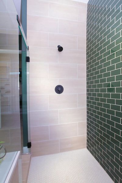 The Brynlee Primary Bath