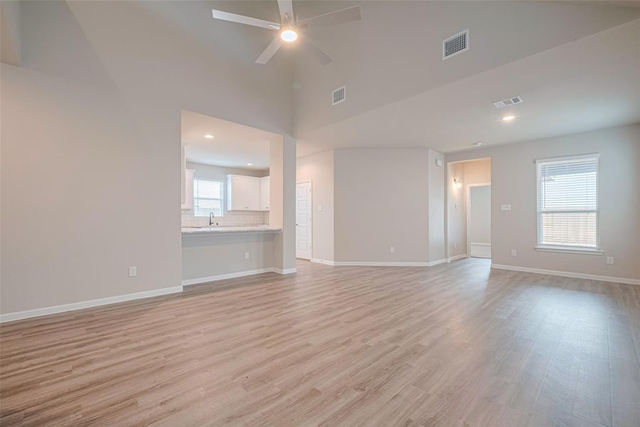 Spacious, unfurnished interior of a new home in La Segarra, Brookshire (Image 22).