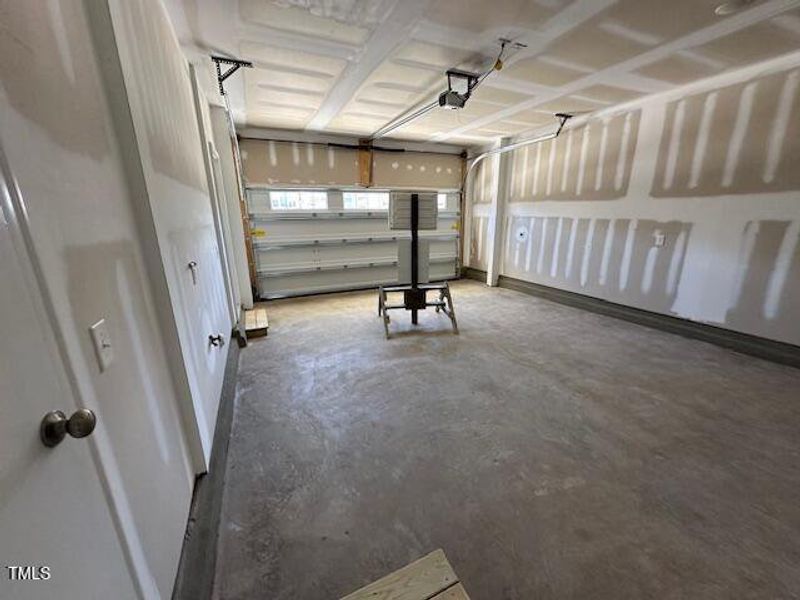 FST 689 garage 2 FST 689 garage 2