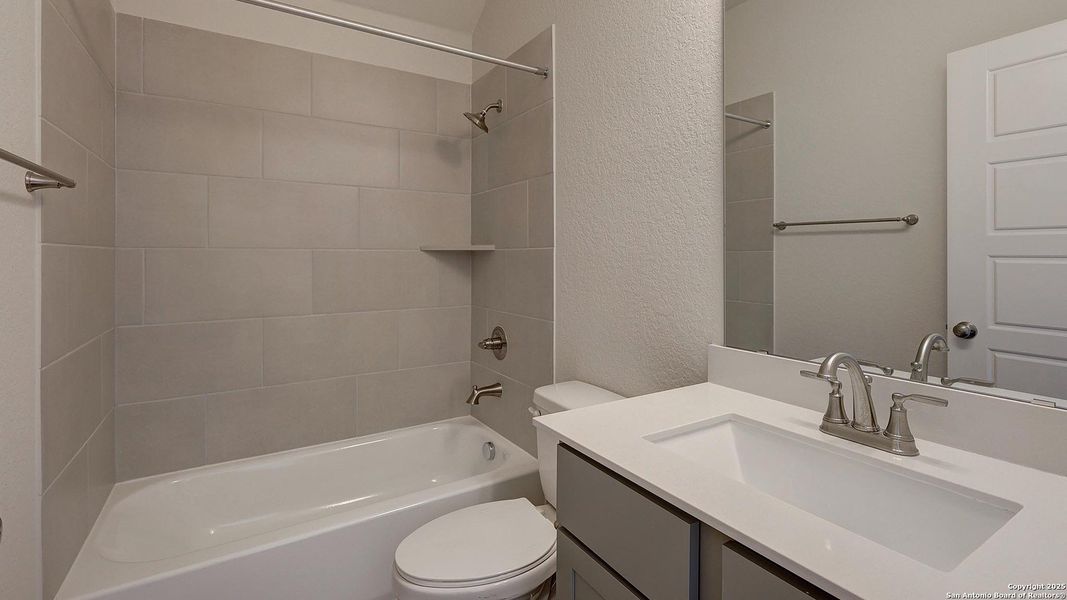 Furnished interior view inside a new home in Stillwater Ranch 40', San Antonio (Image 8). Furnished interior view inside a new home in Stillwater Ranch 40', San Antonio (Image 8).