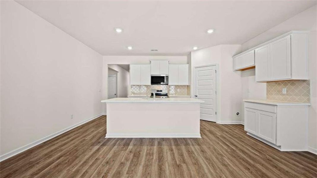 Furnished interior view inside a new home in Poplar Preserve, Newnan (Image 10).