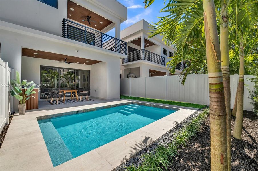 Exterior details and patio area of a home in , Fort Lauderdale (Image 4).