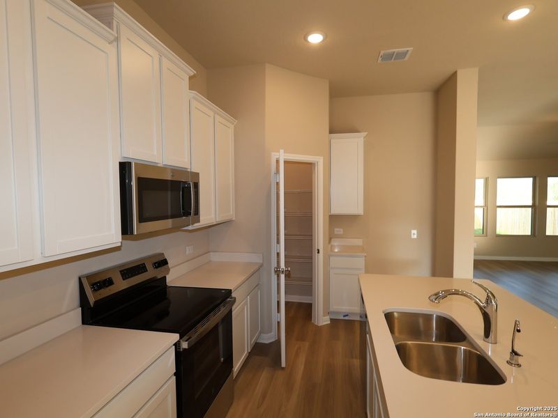 Furnished interior view inside a new home in Greenspoint Heights, Seguin (Image 6). Furnished interior view inside a new home in Greenspoint Heights, Seguin (Image 6).