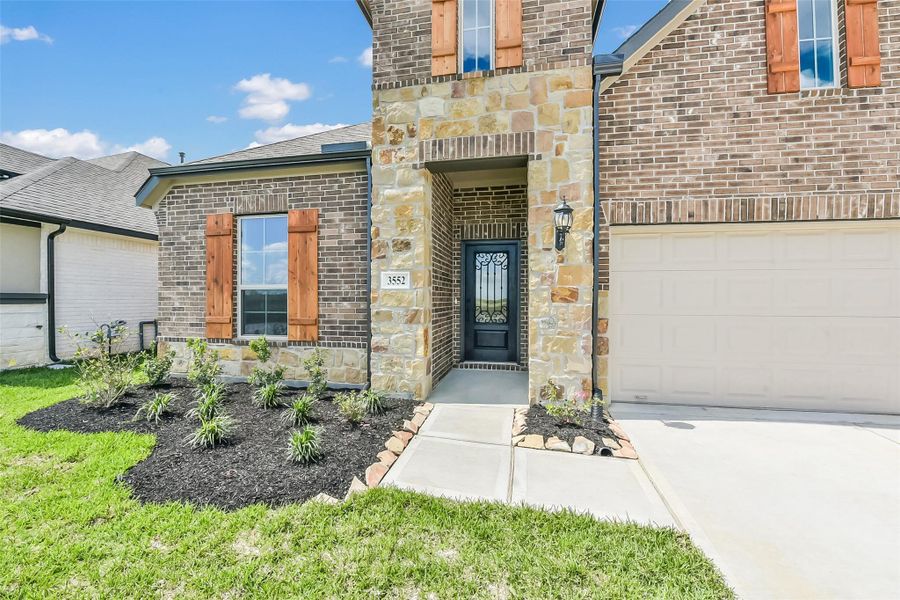 Exterior details and patio area of a home in River Ranch Meadows, Dayton (Image 25).