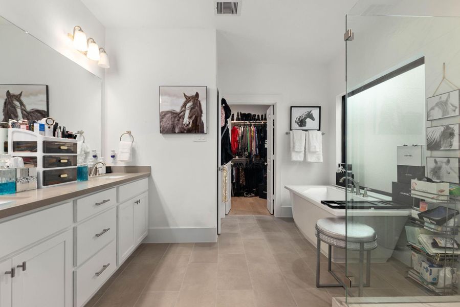 Furnished interior view inside a new home in Timbergrove Trails, Houston (Image 8).