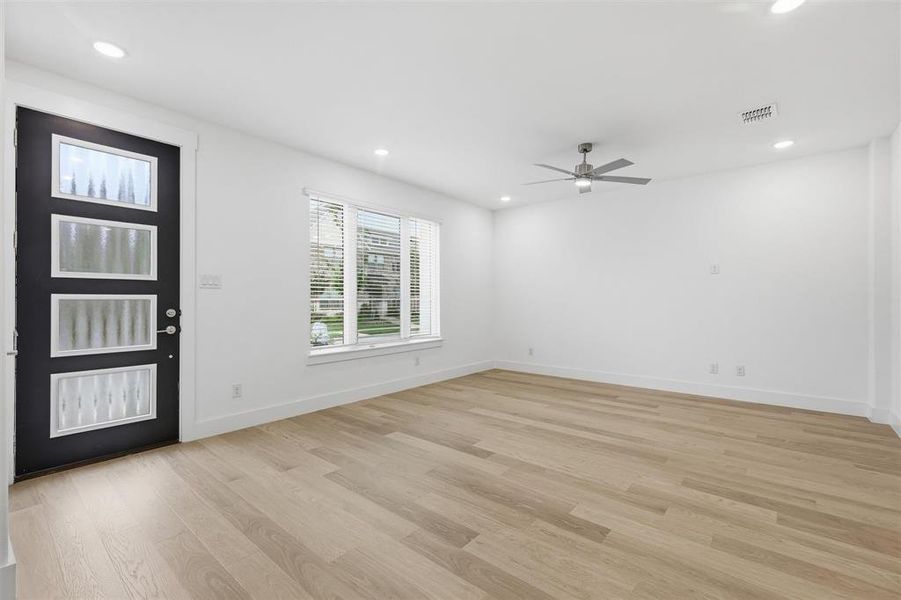 Spacious, unfurnished interior of a new home in , Arlington (Image 28).