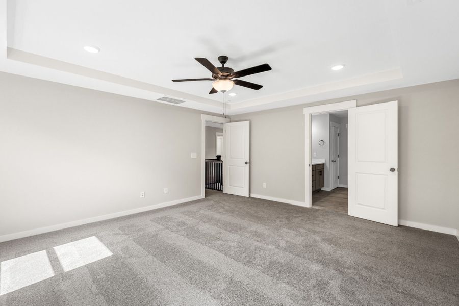 Spacious, unfurnished interior of a new home in Calista Farms, White House (Image 25).