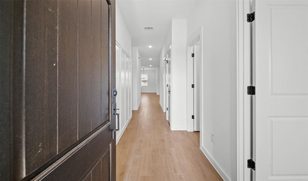 Welcoming foyer (*Photo not of actual home and used for illustration purposes only.)