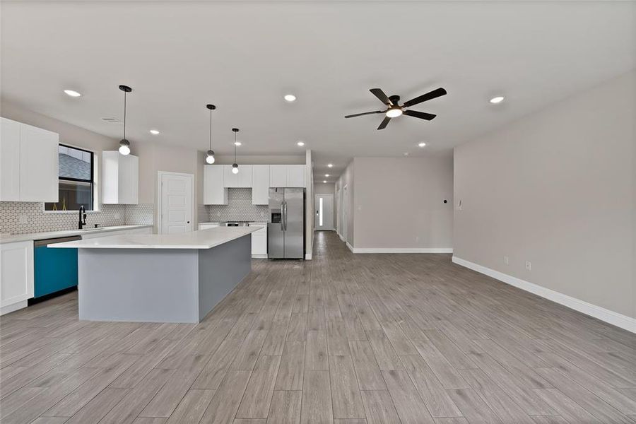 Spacious, unfurnished interior of a new home in , Granbury (Image 20).