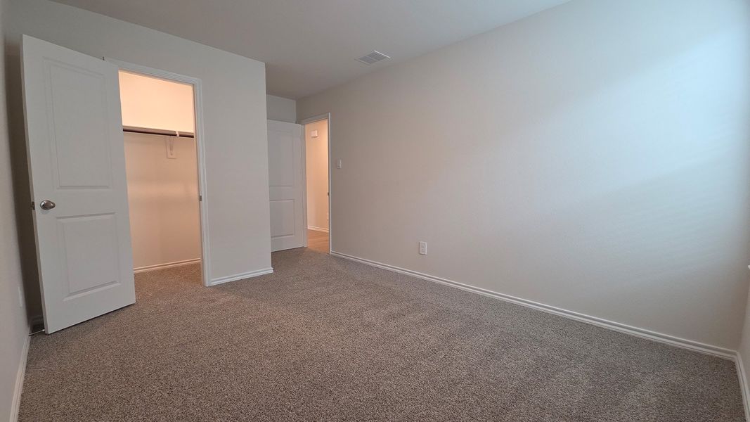 Spacious, unfurnished interior of a new home in Wildwood, Royse City (Image 16).
